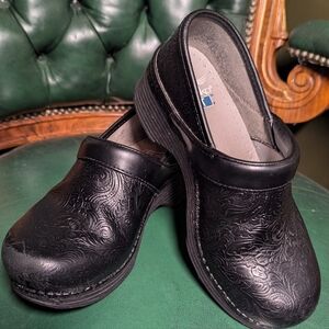 Dansko Black Tooled Leather Shoes Size 36 Professional Clogs Fit 6.5-7 Dansko LT